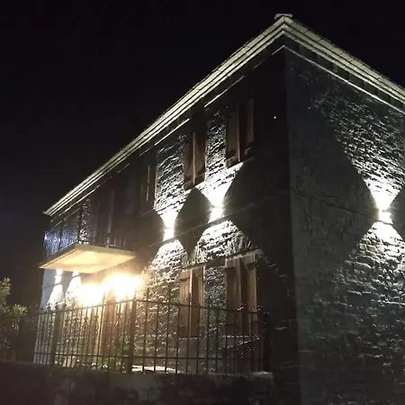 House Of Roses בית הארחה